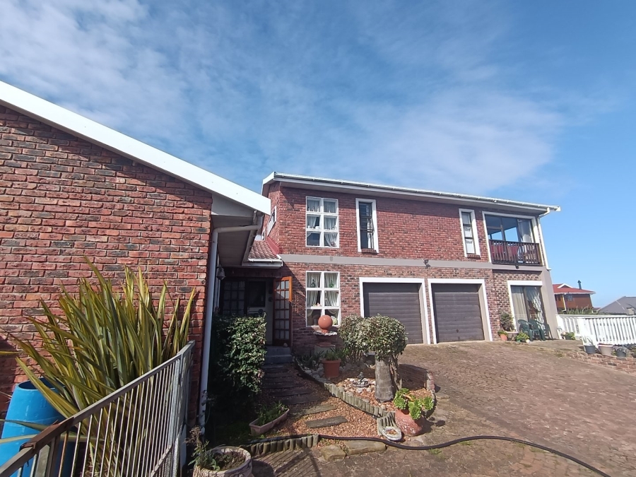 5 Bedroom Property for Sale in Fraaiuitsig Western Cape